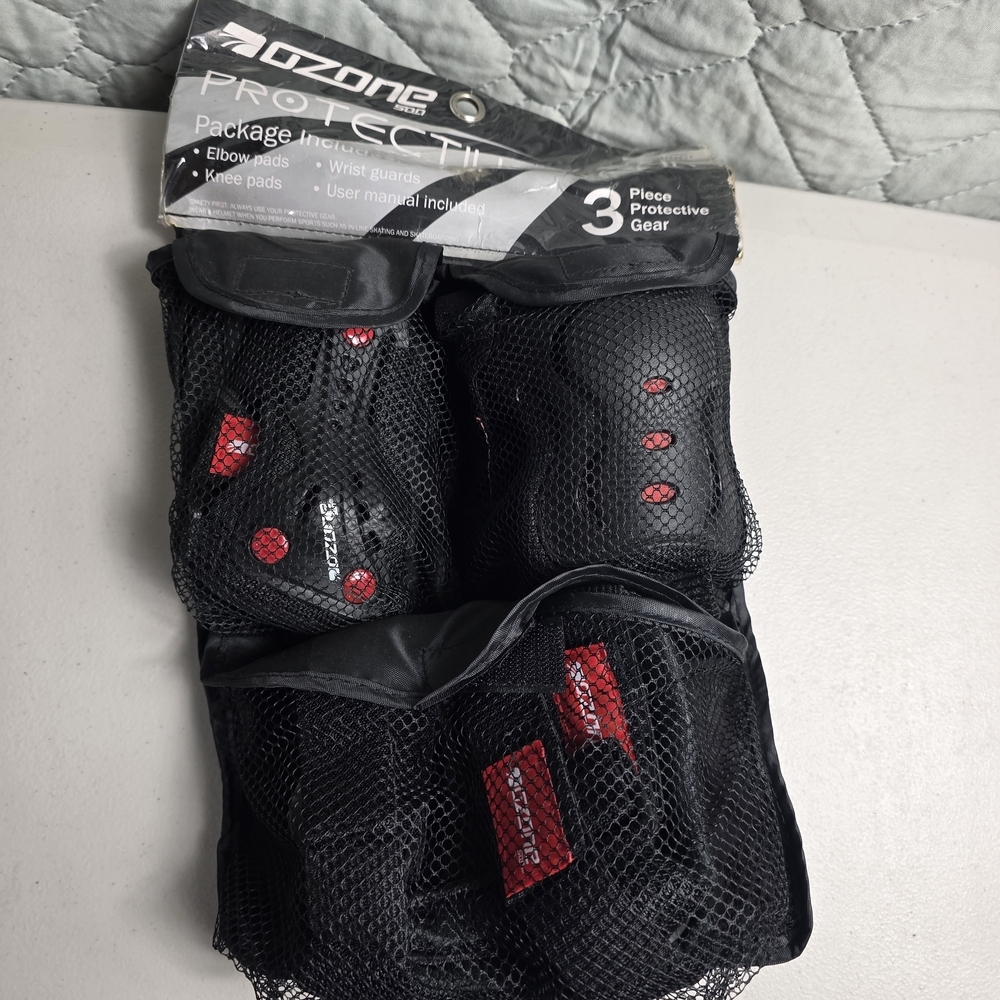 Ozone Protective 3-Piece Skate Pad Set - Black & Red